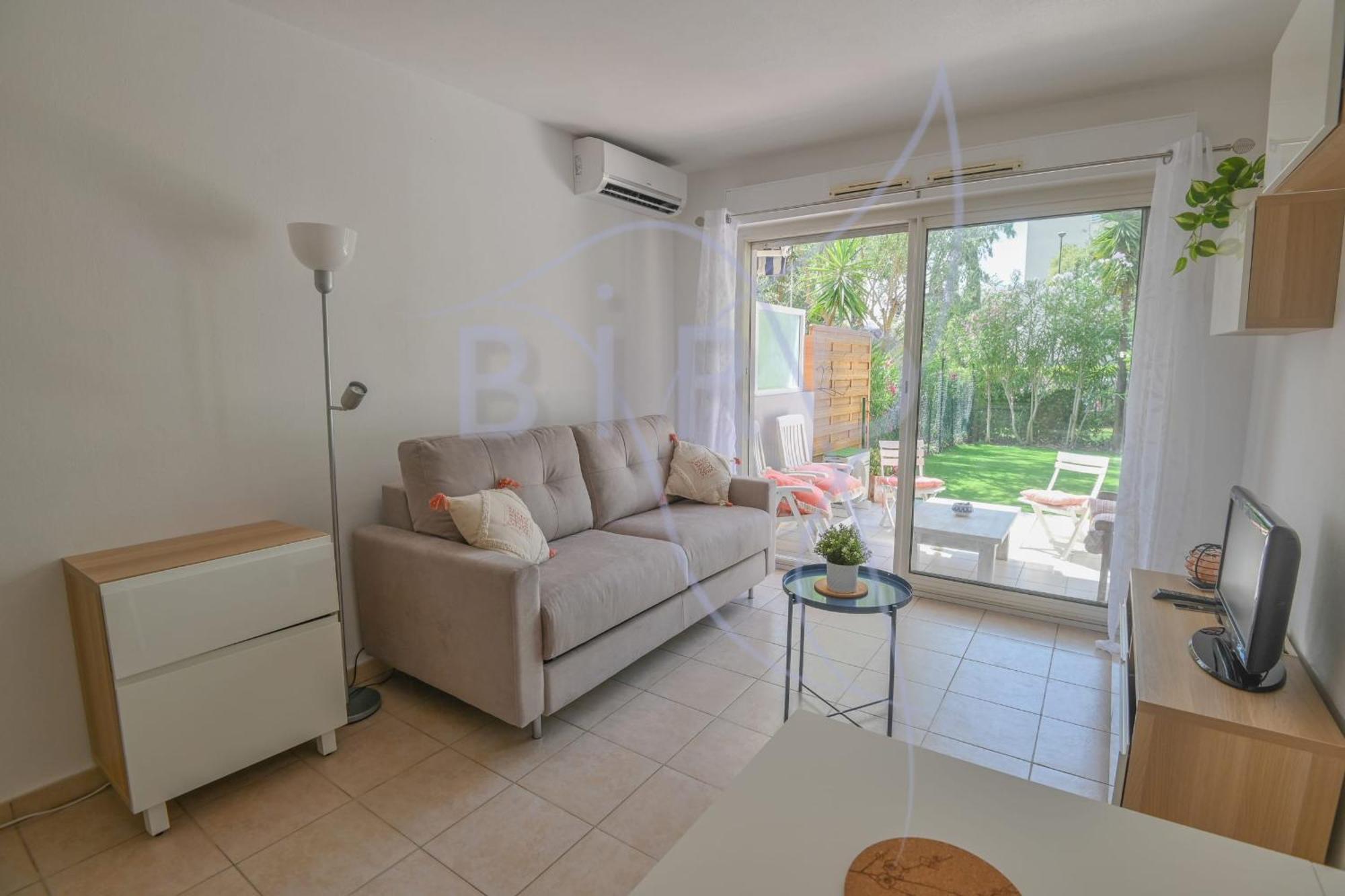 Comfortable Terrace And Private Garden *